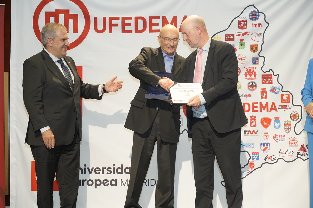 _a740813_54141445663_l