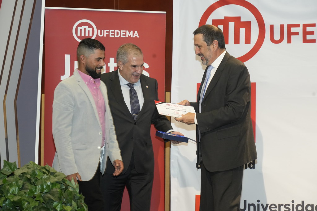 _a740829_54141445563_l