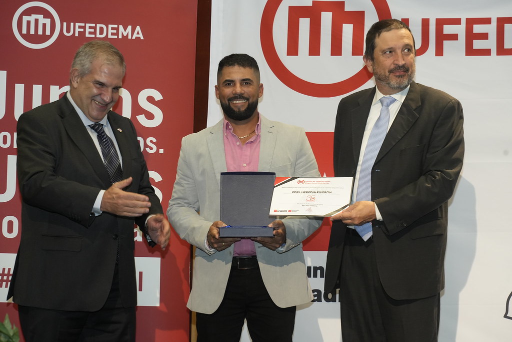 _a740834_54141445528_l