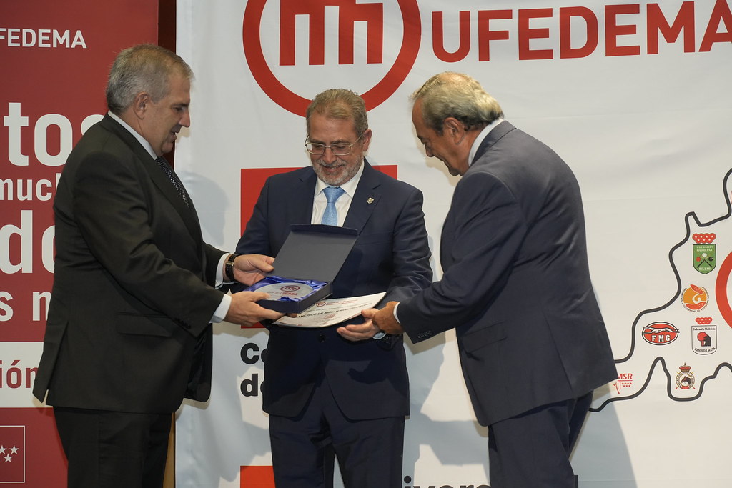 _a740839_54141168331_l