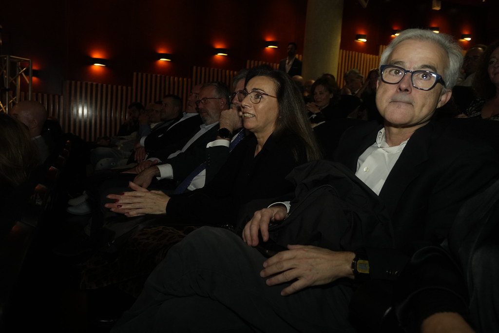 _a740871_54140313107_l