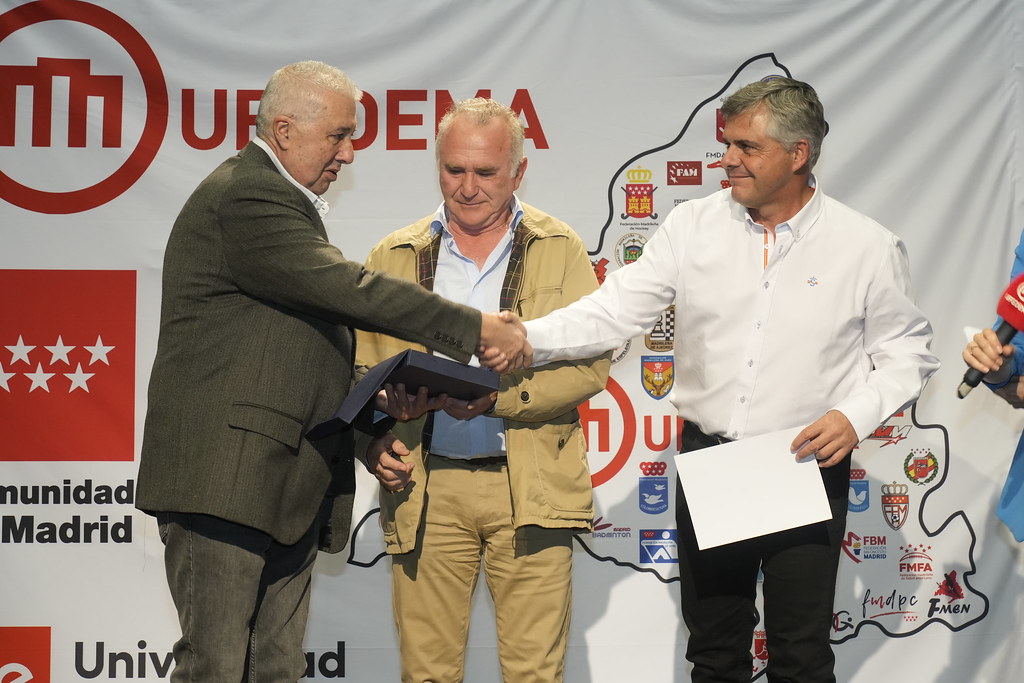 _a740927_54141626445_l