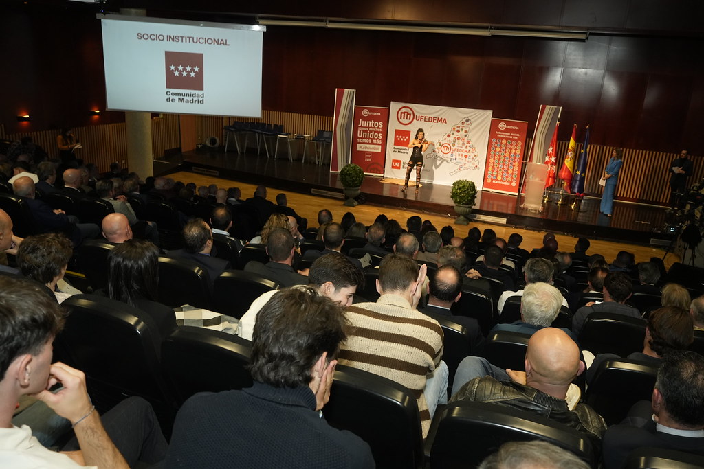 _a740970_54141626200_l