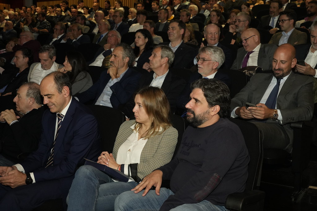 _a740990_54141164271_l