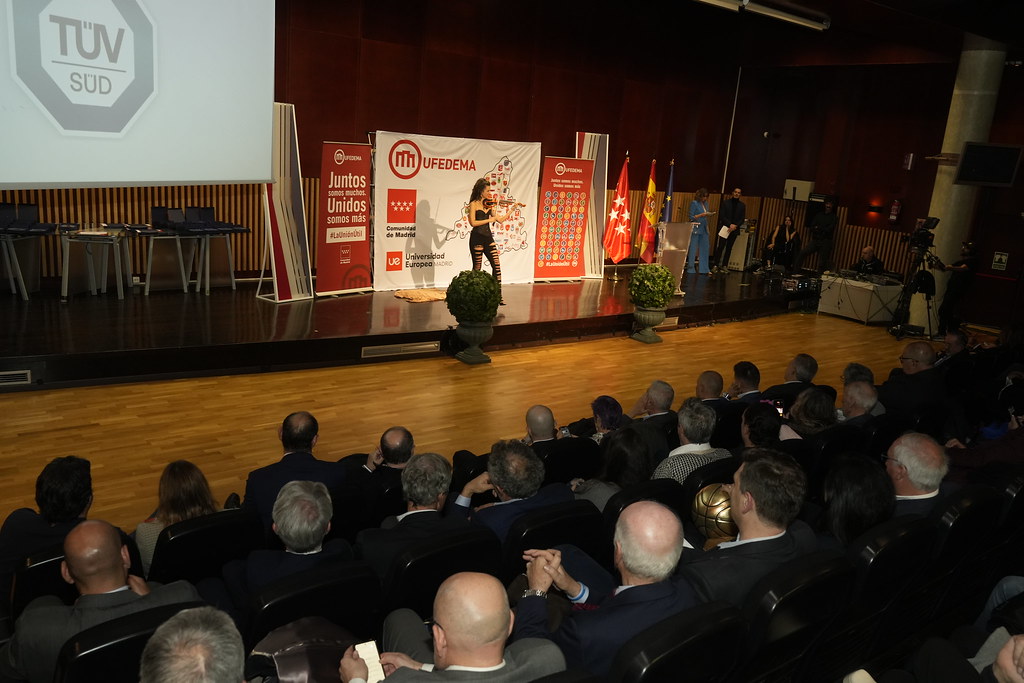 _a741000_54141441413_l