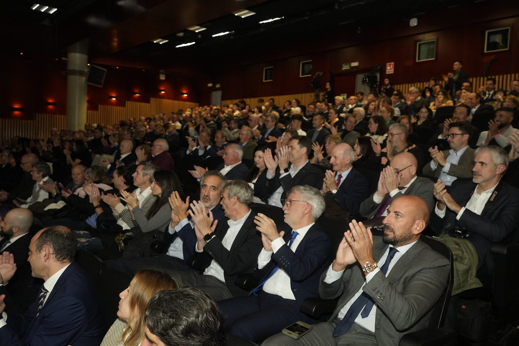 _a741003_54141444368_l