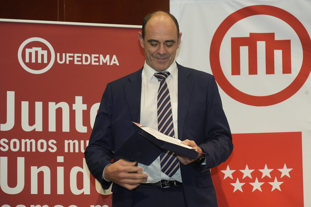 _a741012_54141492424_l