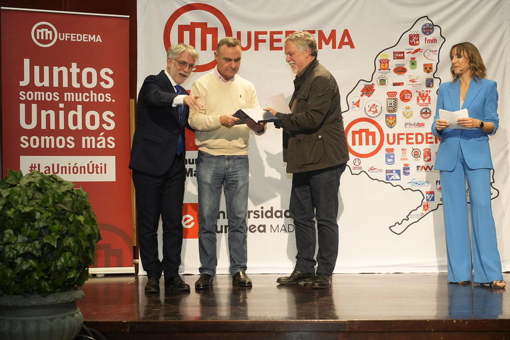 _a741106_54140309007_l