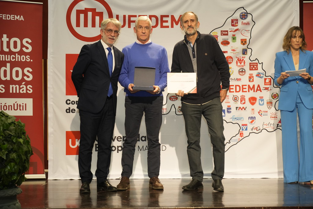 _a741116_54140308992_l