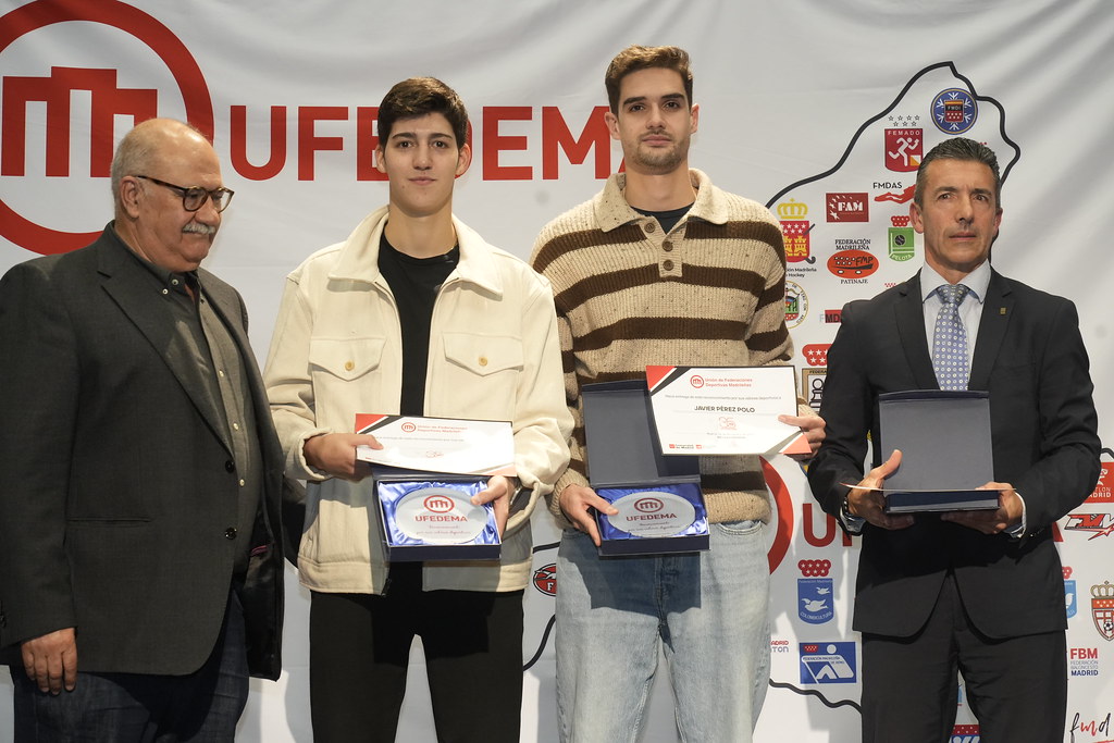 _a741142_54141443628_l