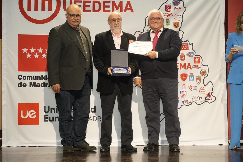 _a741149_54141489414_l