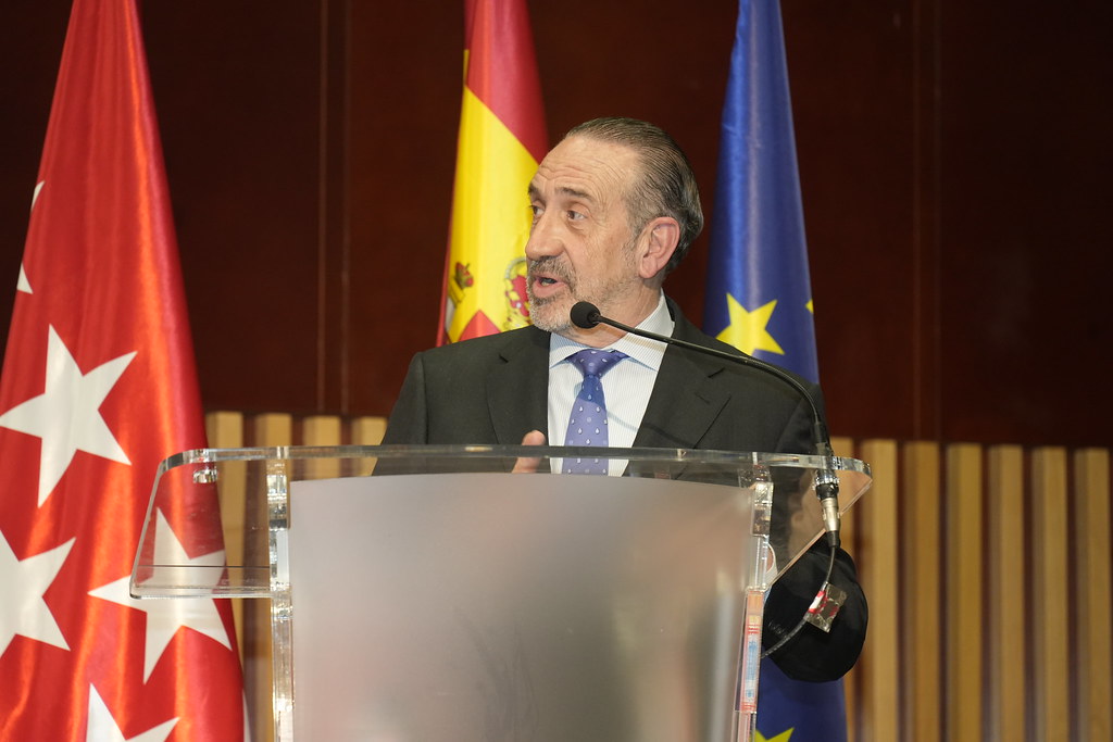 _a741236_54140308702_l