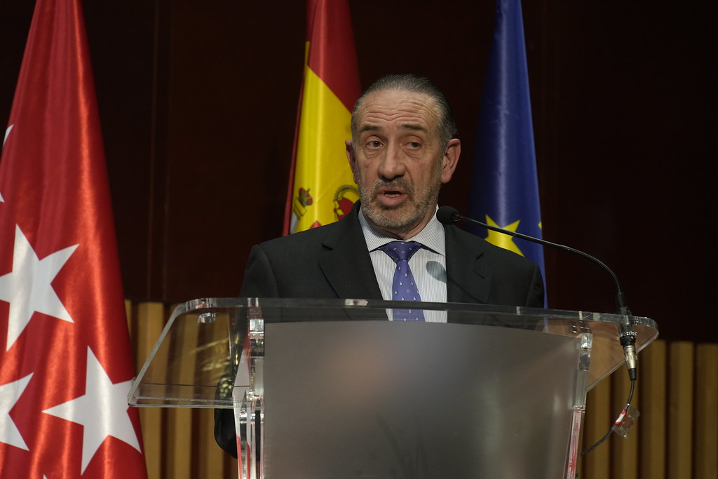 _a741237_54140310697_l