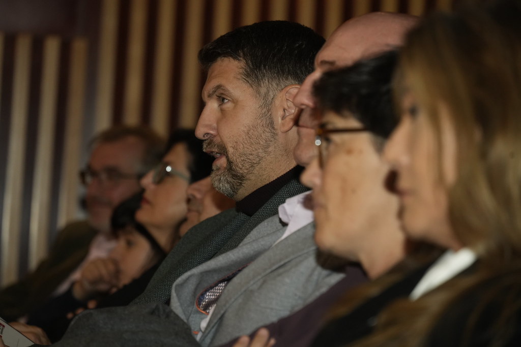 _a741239_54141491049_l