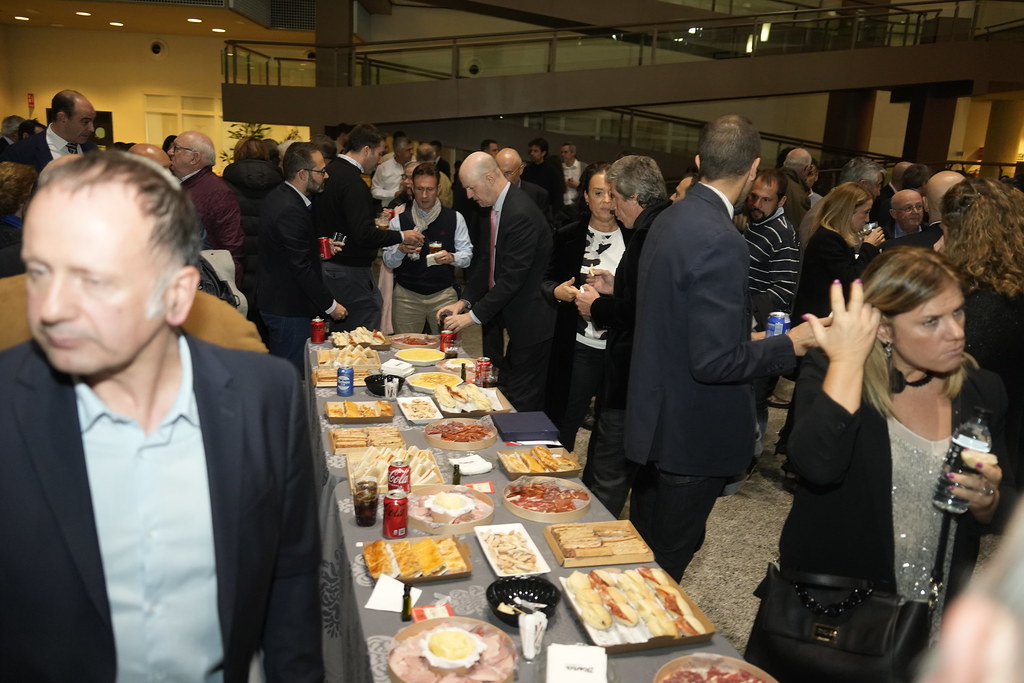 _a741266_54141624300_l