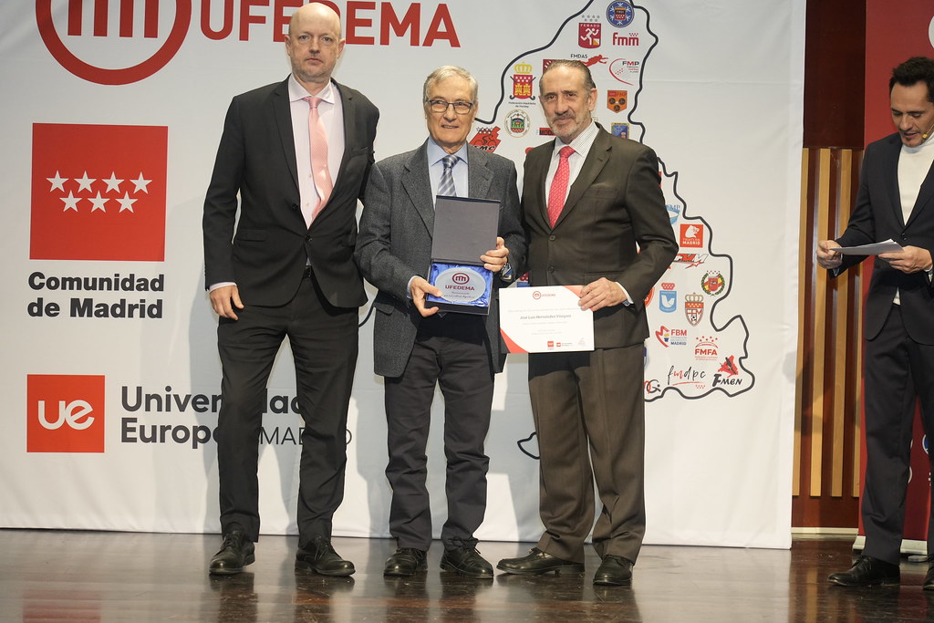 _a746362_53399333874_l