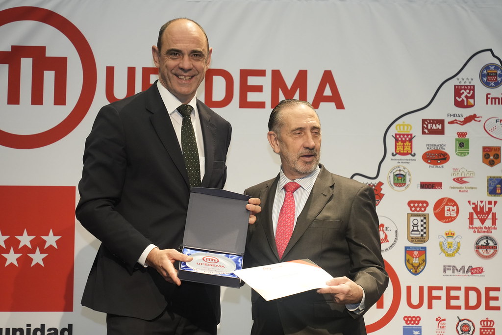 _a746382_53399336429_l