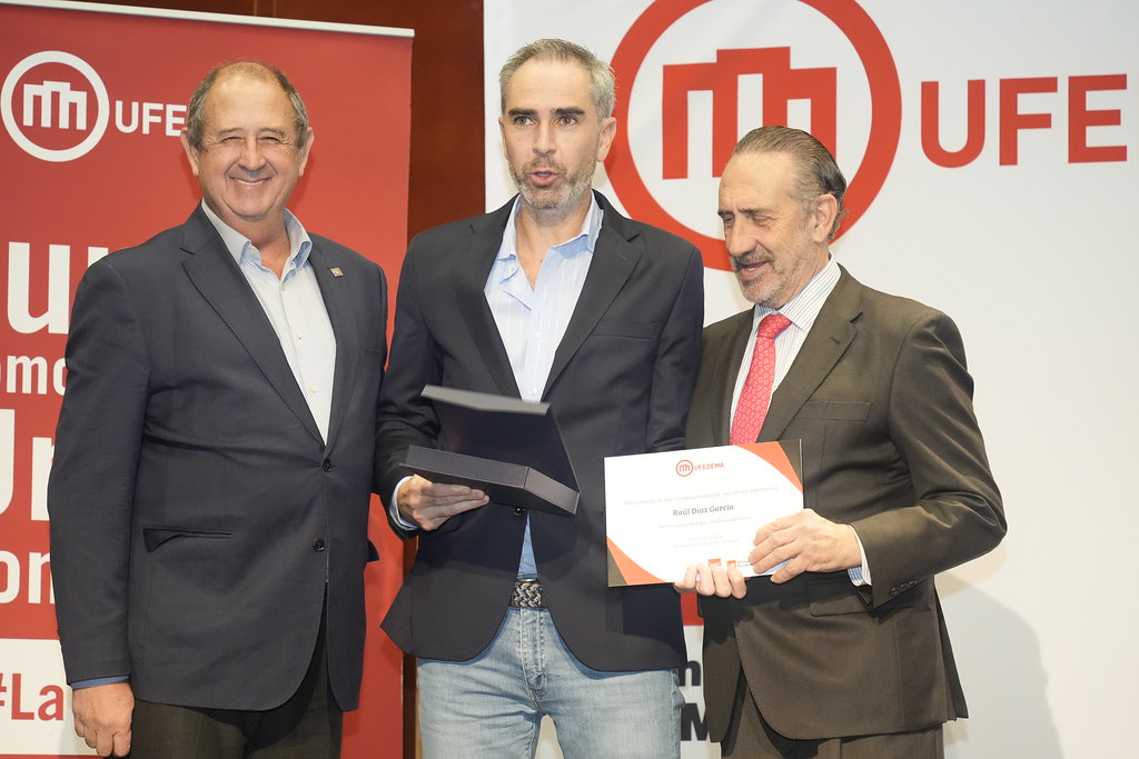 _a746641_53399335649_l