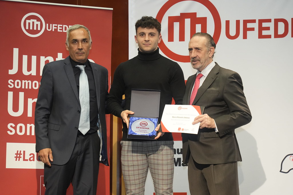 _a746696_53399201288_l