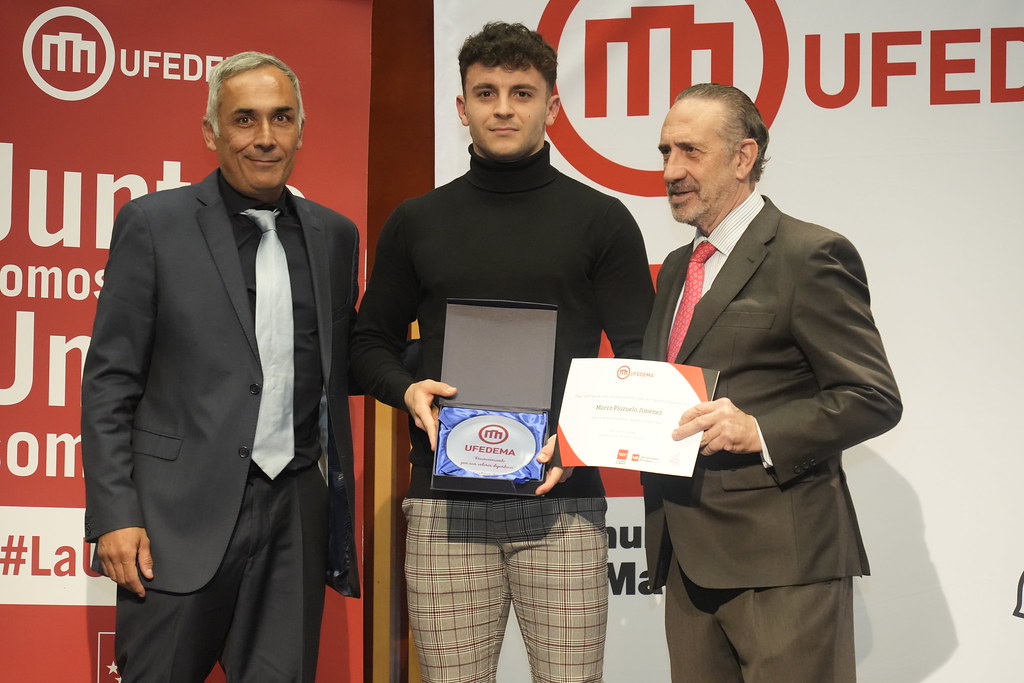 _a746698_53399202953_l