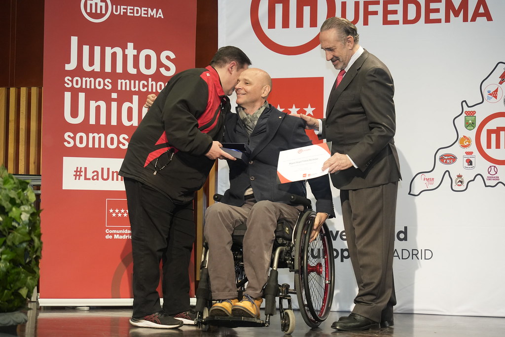 _a746719_53399202803_l