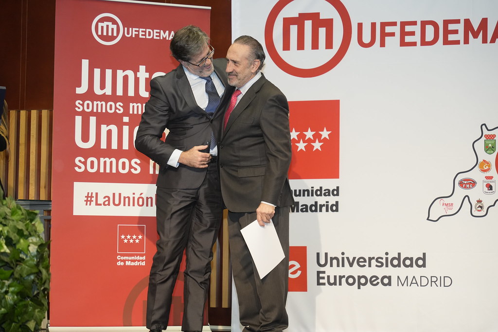 _a746775_53399448550_l