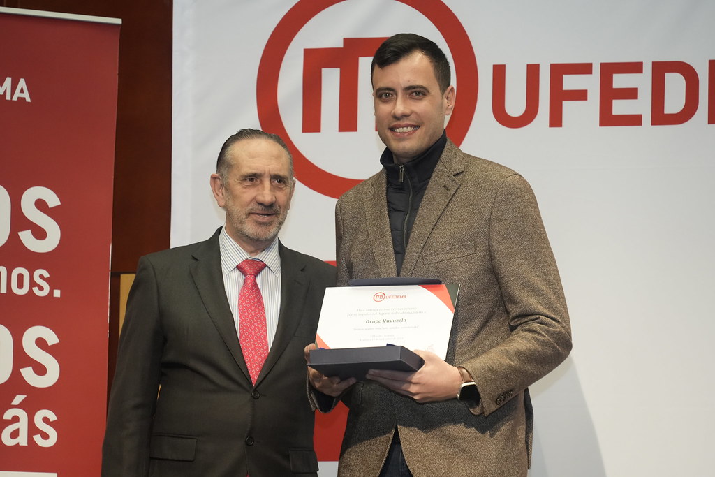 _a746786_53399335199_l