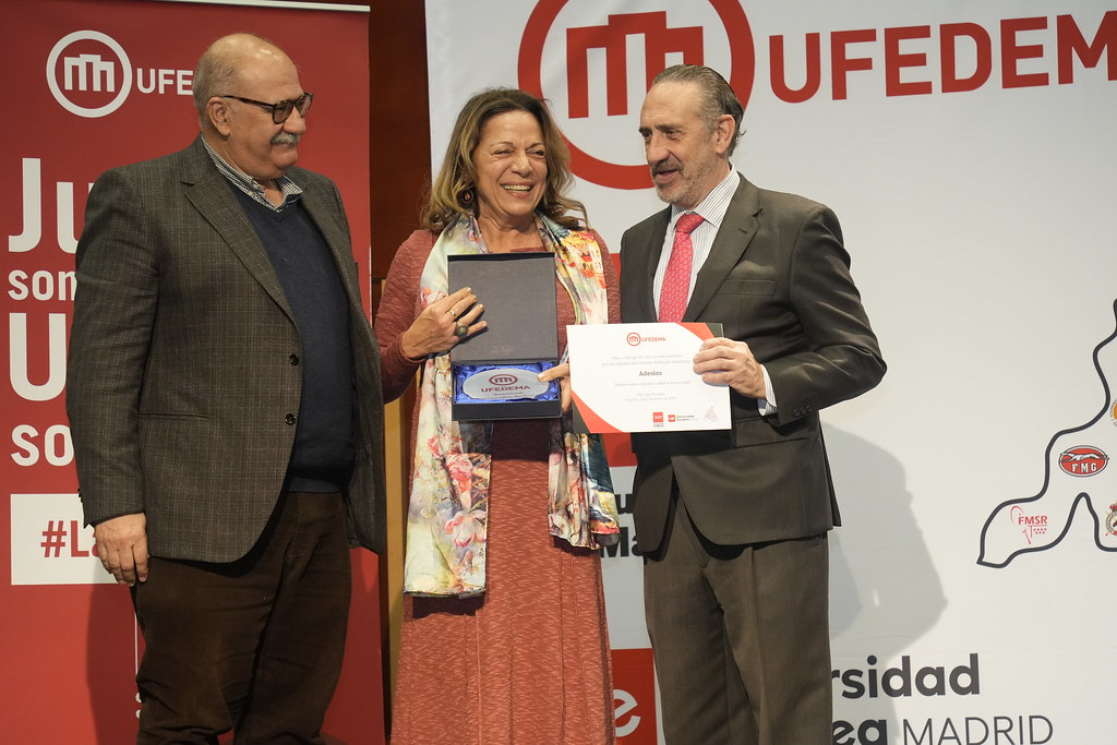 _a746799_53399335169_l