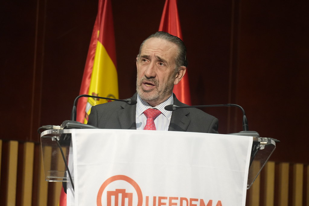 _a746861_53399448305_l