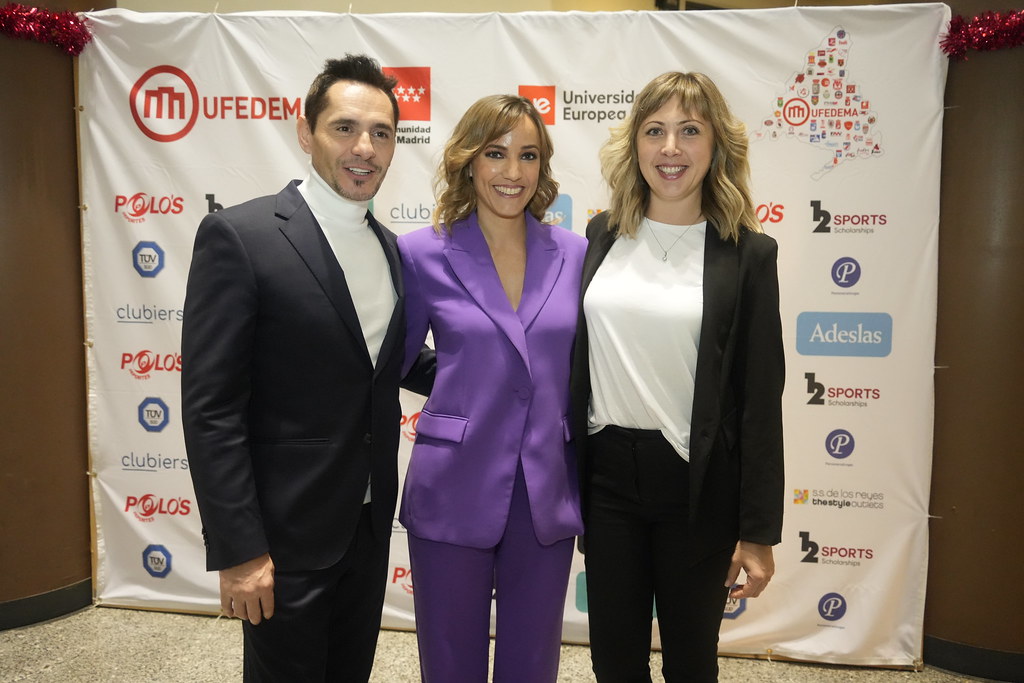 _a746901_53399013051_l